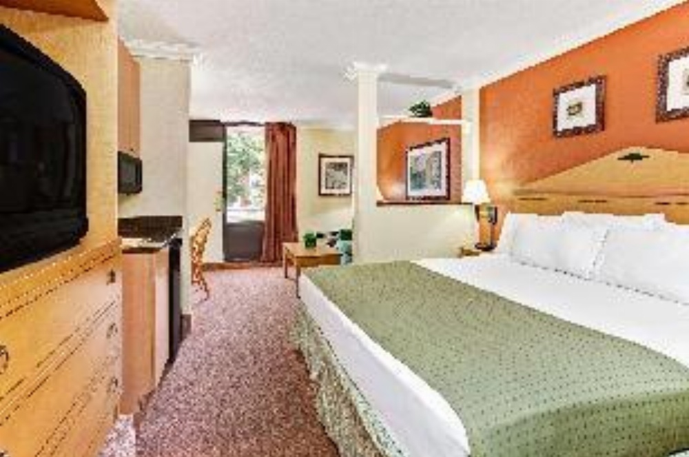 Days Inn by Wyndham Kissimmee West